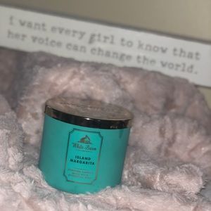 White Barn Island margarita scented candle